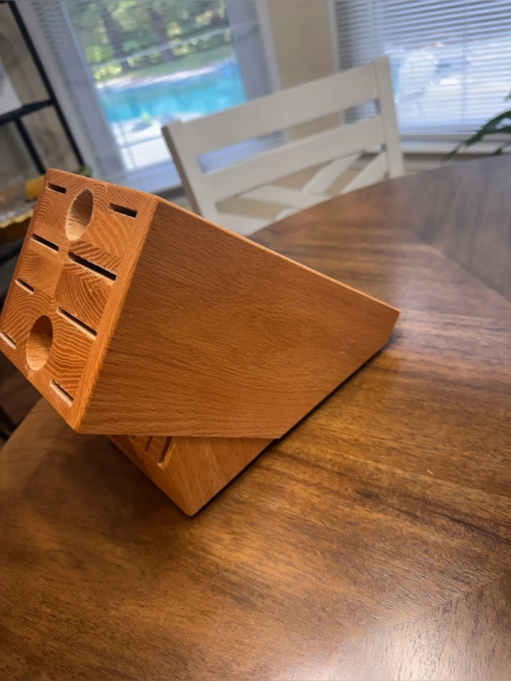 Cutco Homemaker 18 Slot Solid Wood Knife Block in great condition.